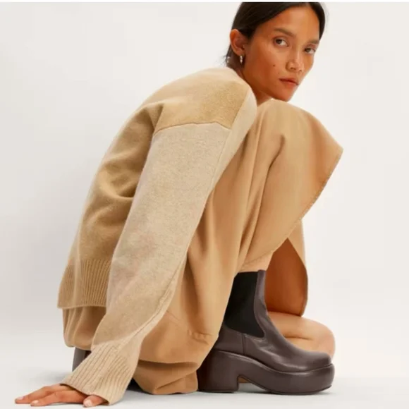 EVERLANE The Puffa Boot - Picture 4 of 16